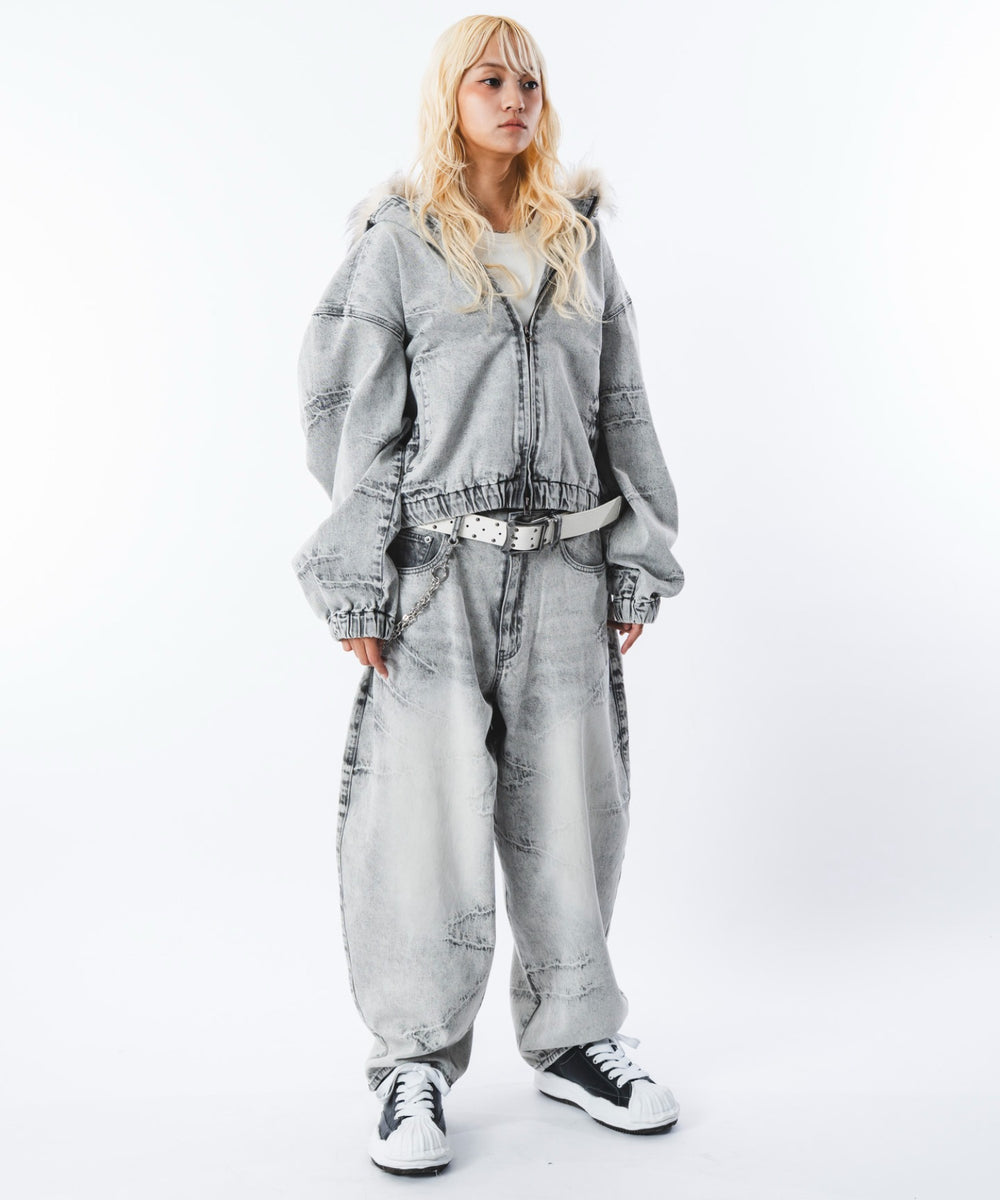 グレー モデル：172cm M着用