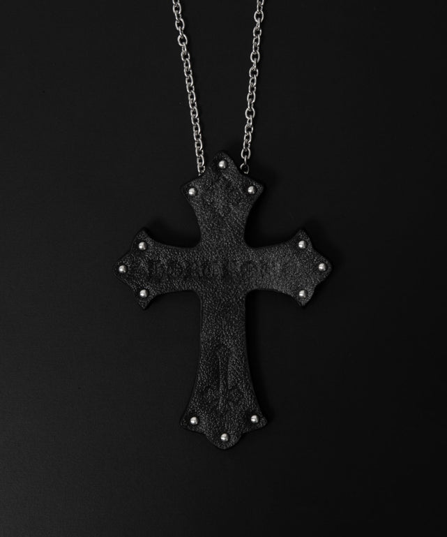 MPUエンボスロゴクロスネックレス