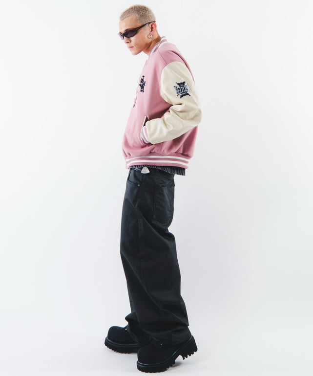 ピンク モデル：180cm L着用