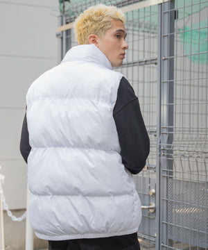 ホワイト モデル：178cm L着用