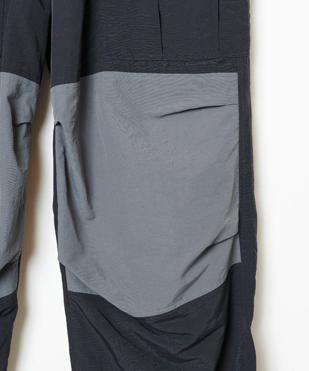 ナイロンユーティリティーカーゴパンツ