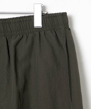 ナイロントラックパンツ