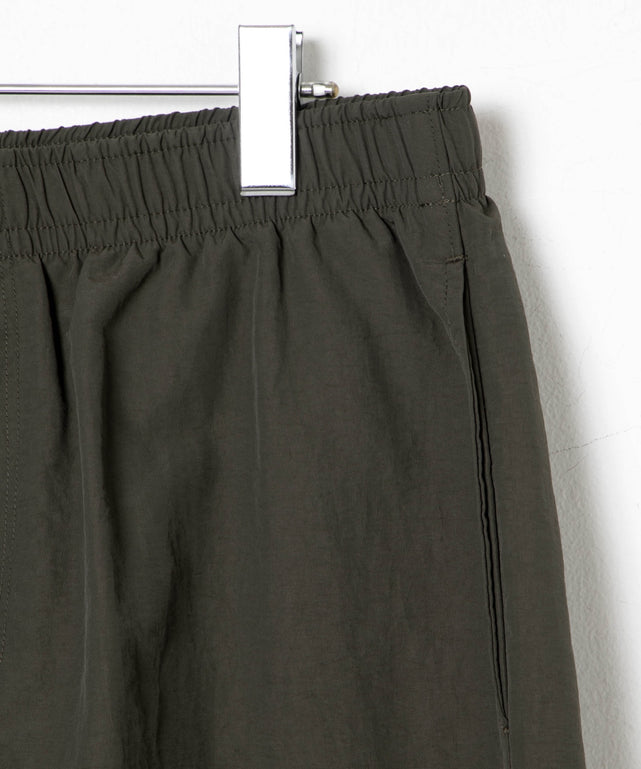 ナイロントラックパンツ