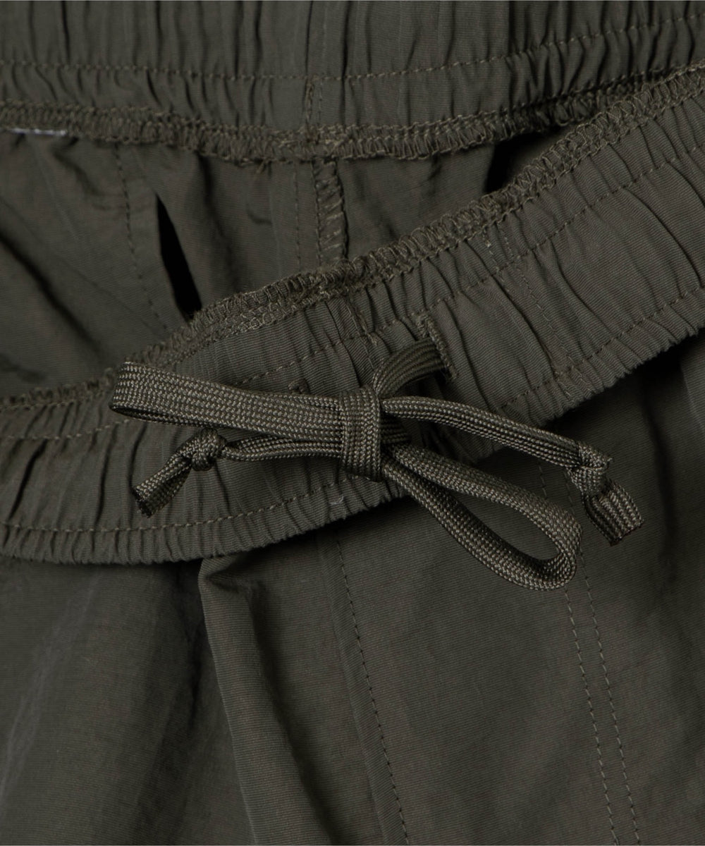 ナイロントラックパンツ