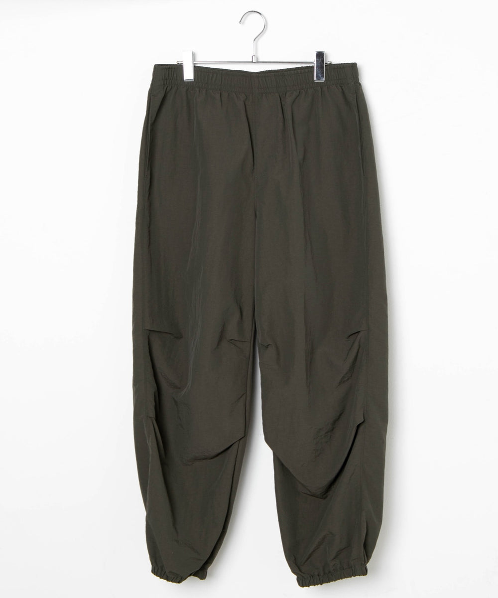 ナイロントラックパンツ