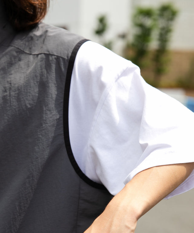 ナイロントラックベスト