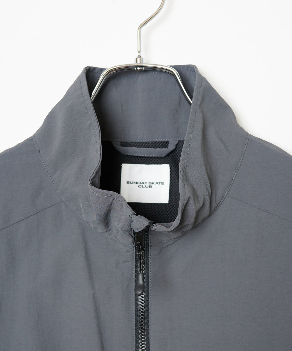 ナイロントラックベスト