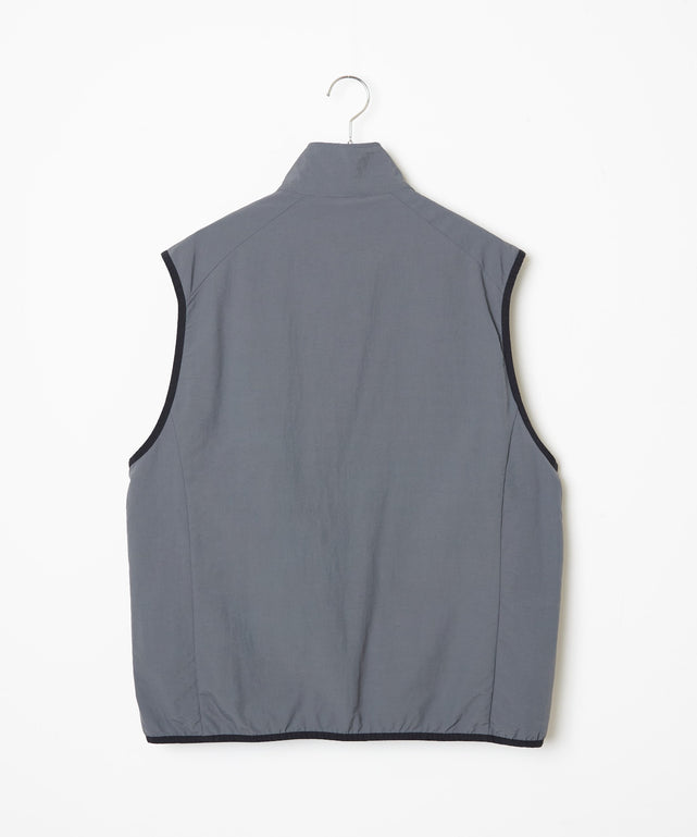 ナイロントラックベスト