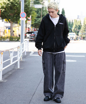 ブラック モデル：178cm L着用