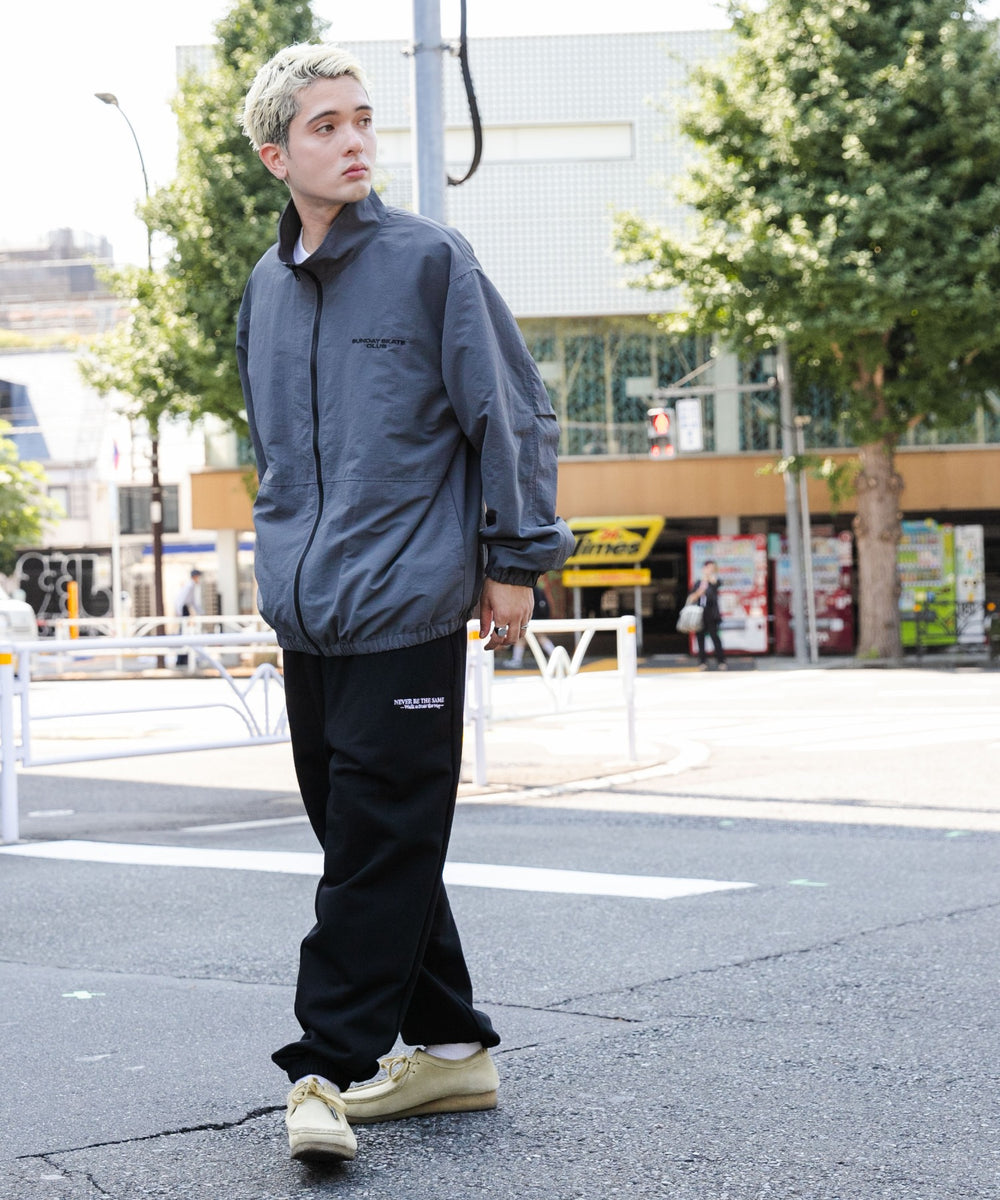 ブラック モデル：178cm L着用