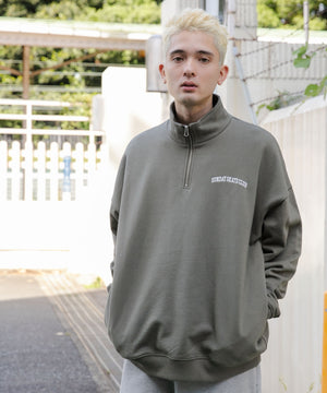 カーキ モデル：178cm L着用