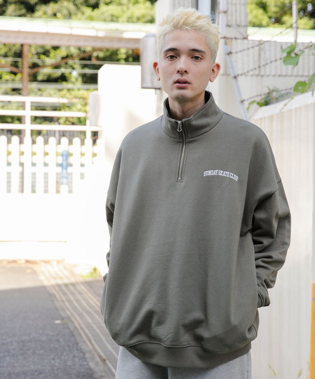 カーキ モデル：178cm L着用