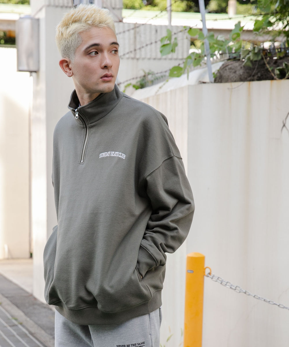 カーキ モデル：178cm L着用