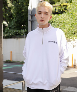 ホワイト モデル：178cm L着用