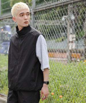 ブラック モデル：178cm L着用