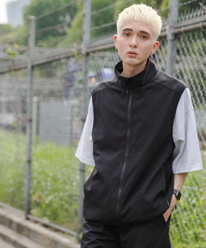 ブラック モデル：178cm L着用