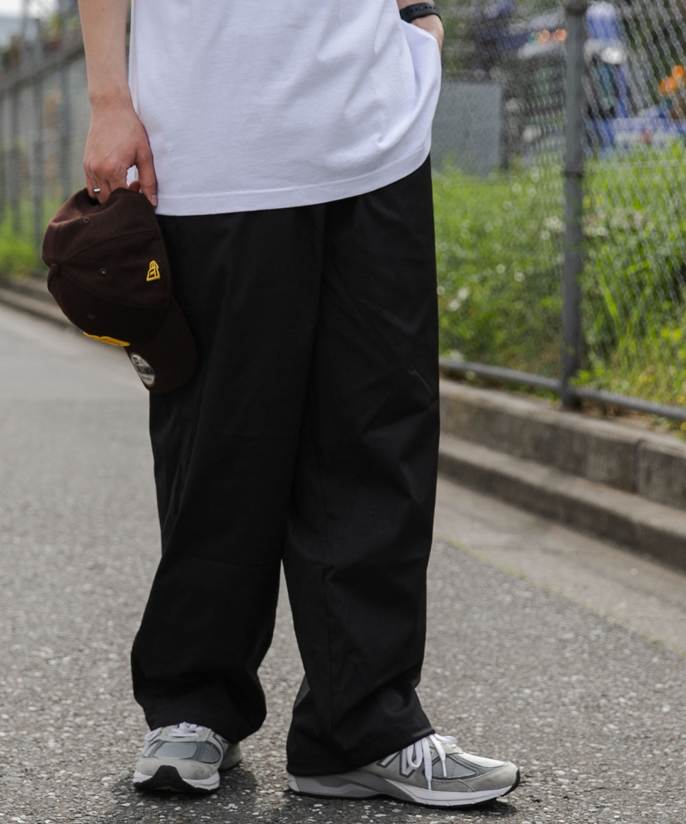 ブラック モデル：178cm L着用