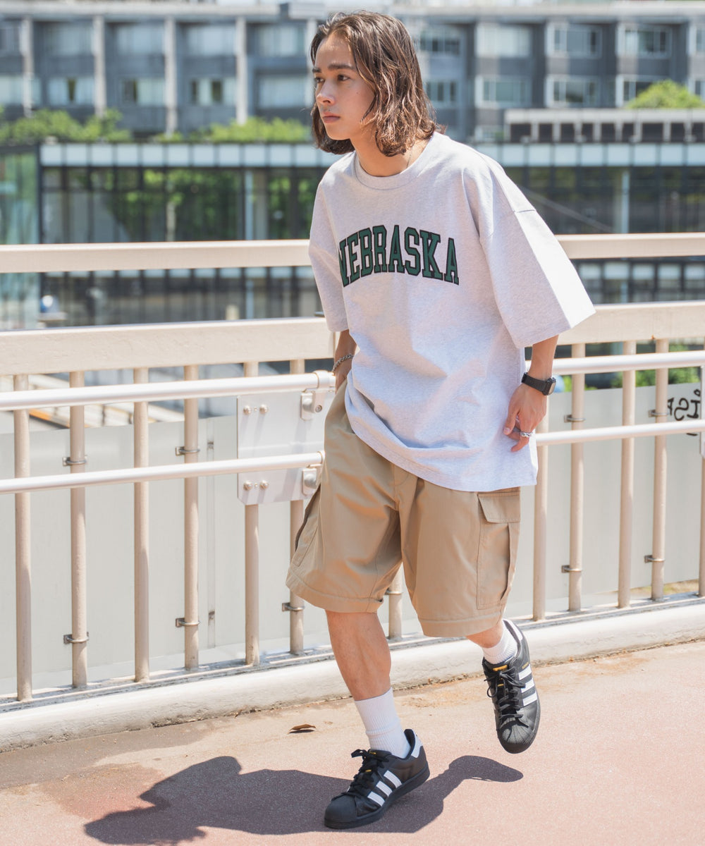 ベージュ モデル：174㎝ L着用