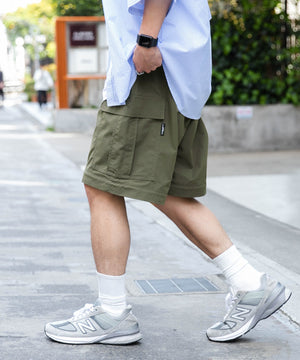 カーキ モデル：174cm L着用