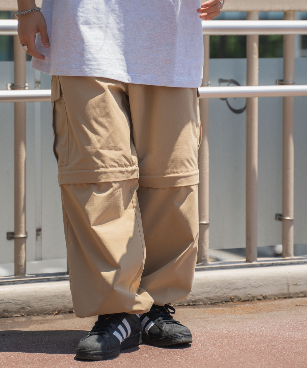 ベージュ モデル：174㎝ L着用