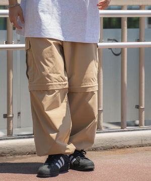 ベージュ モデル：174㎝ L着用