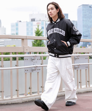 ブラックその他 モデル：174cm M着用