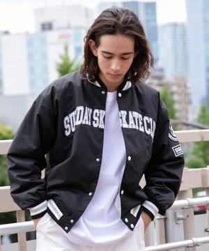 ブラックその他 モデル：174cm M着用