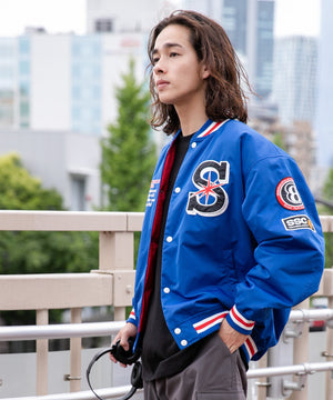 ブルー モデル：174cm M着用