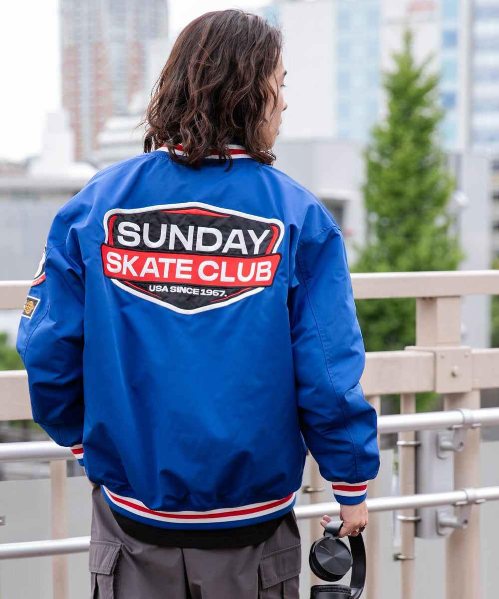 ブルー モデル：174cm M着用