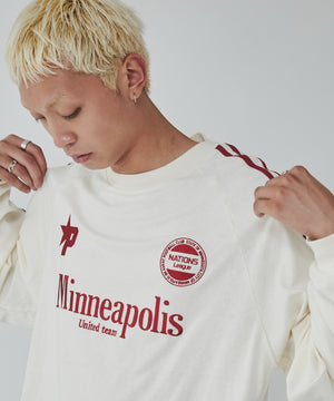 オフホワイト モデル：178cm L着用