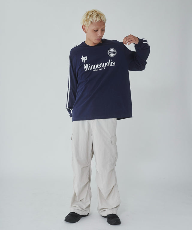 ネイビー モデル：178cm L着用