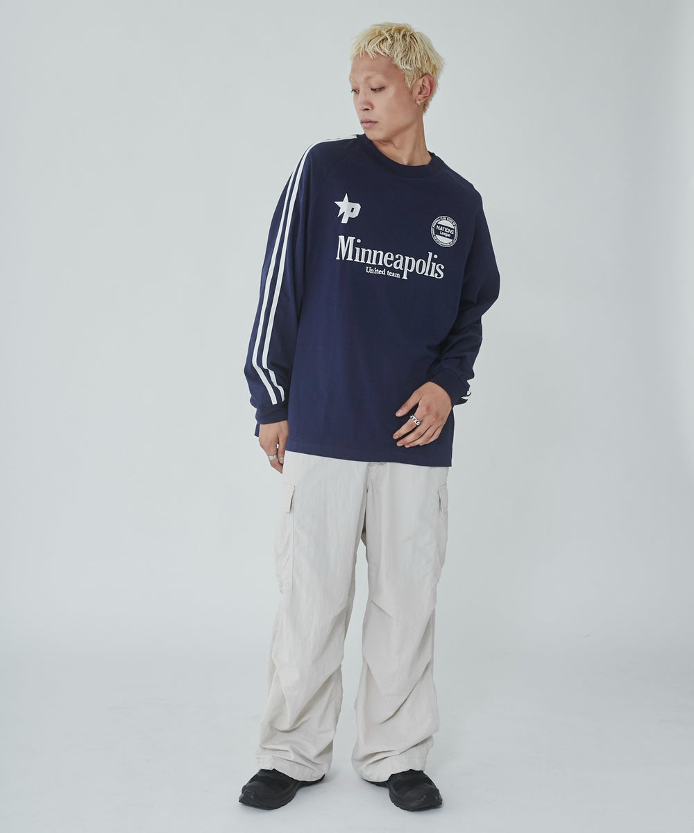 ネイビー モデル：178cm L着用