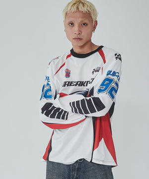 ホワイト モデル：178cm L着用