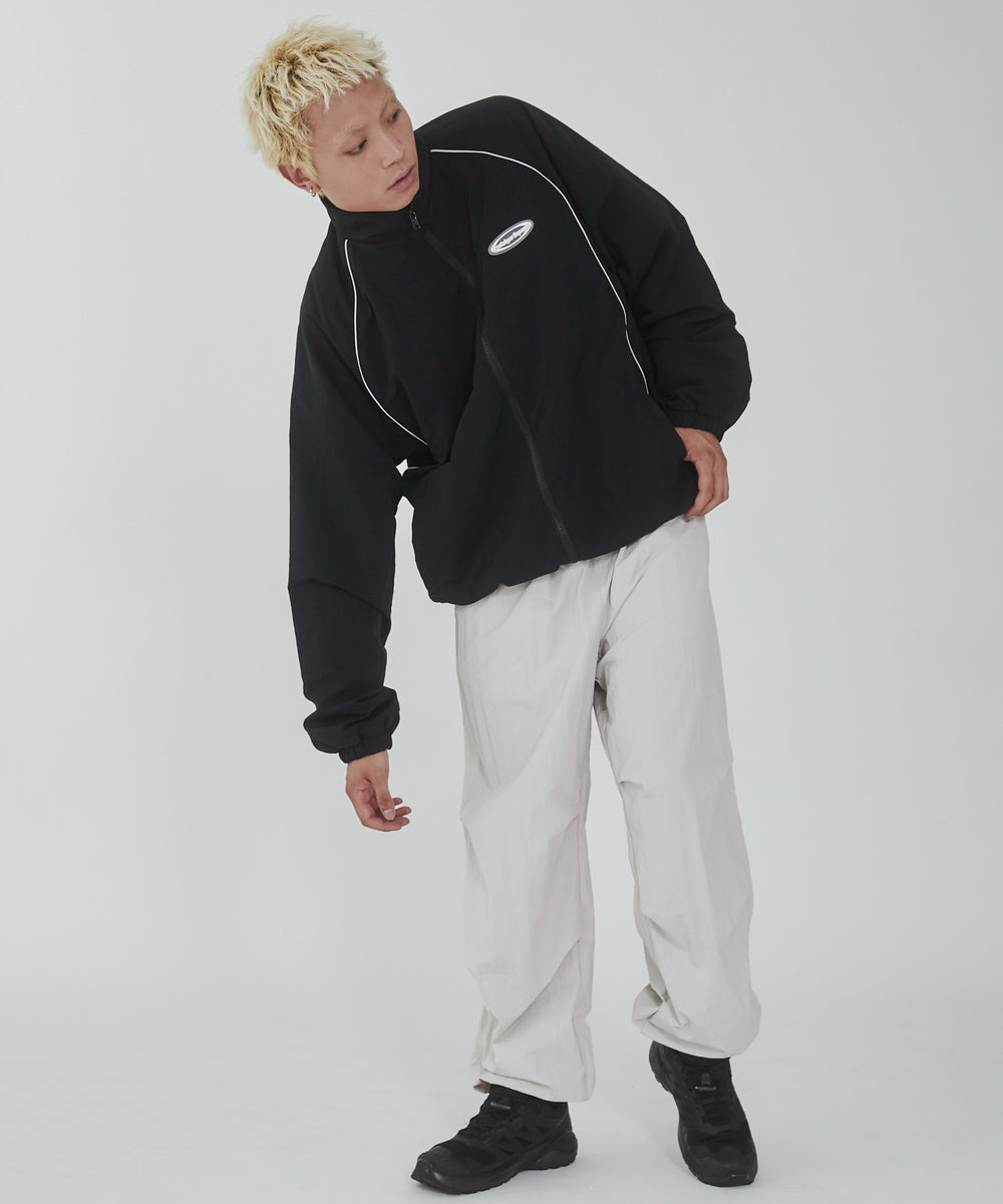 ブラック モデル：178cm L着用