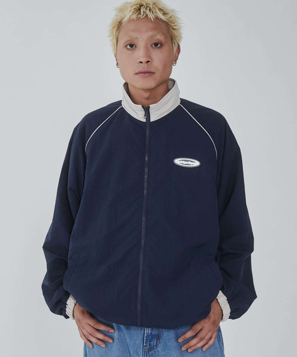 ネイビー モデル：178cm L着用