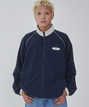 ネイビー モデル：178cm L着用