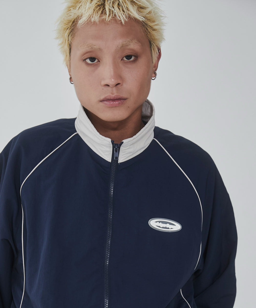 ネイビー モデル：178cm L着用