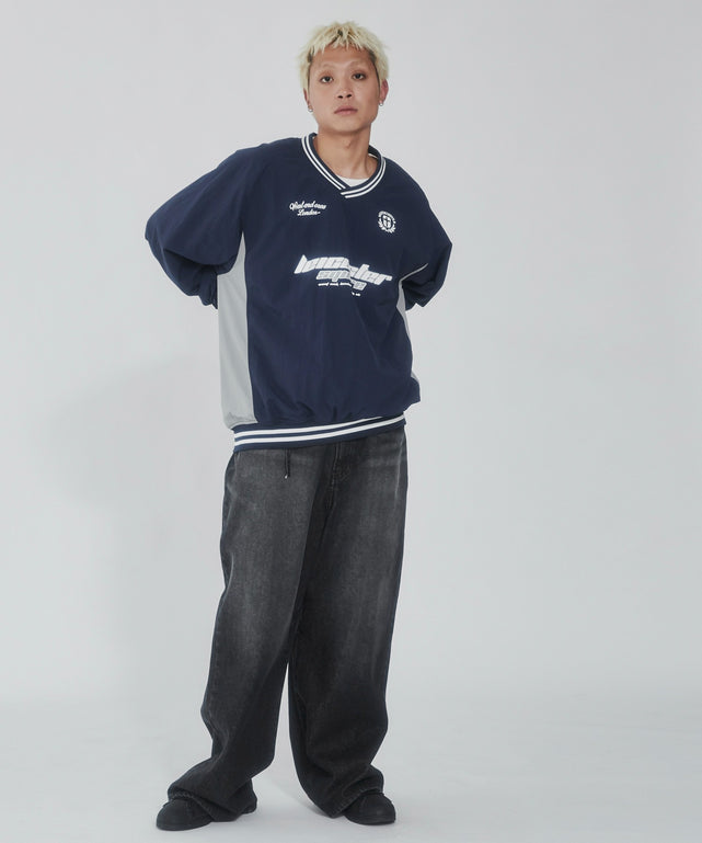 ネイビー モデル：178cm L着用