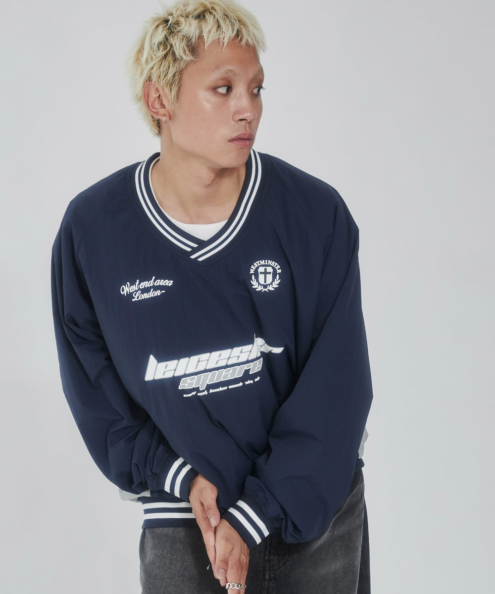 ネイビー モデル：178cm L着用