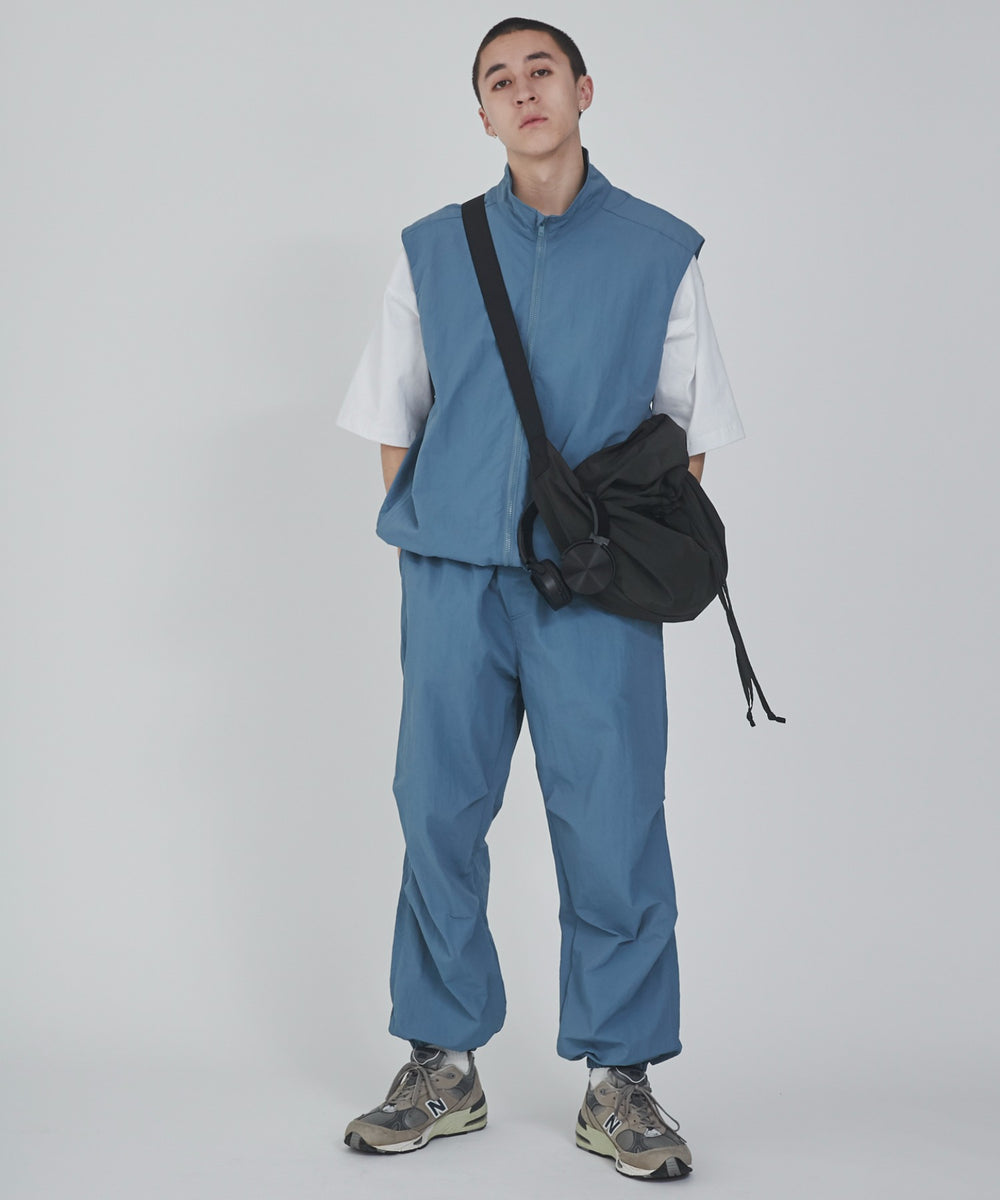 ブルーその他 モデル：176cm L着用