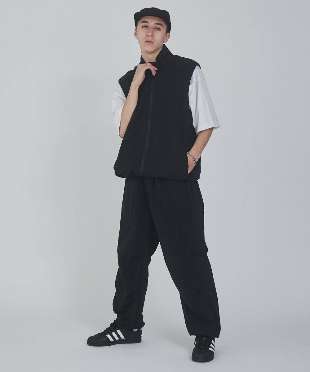 ブラック モデル：176cm L着用