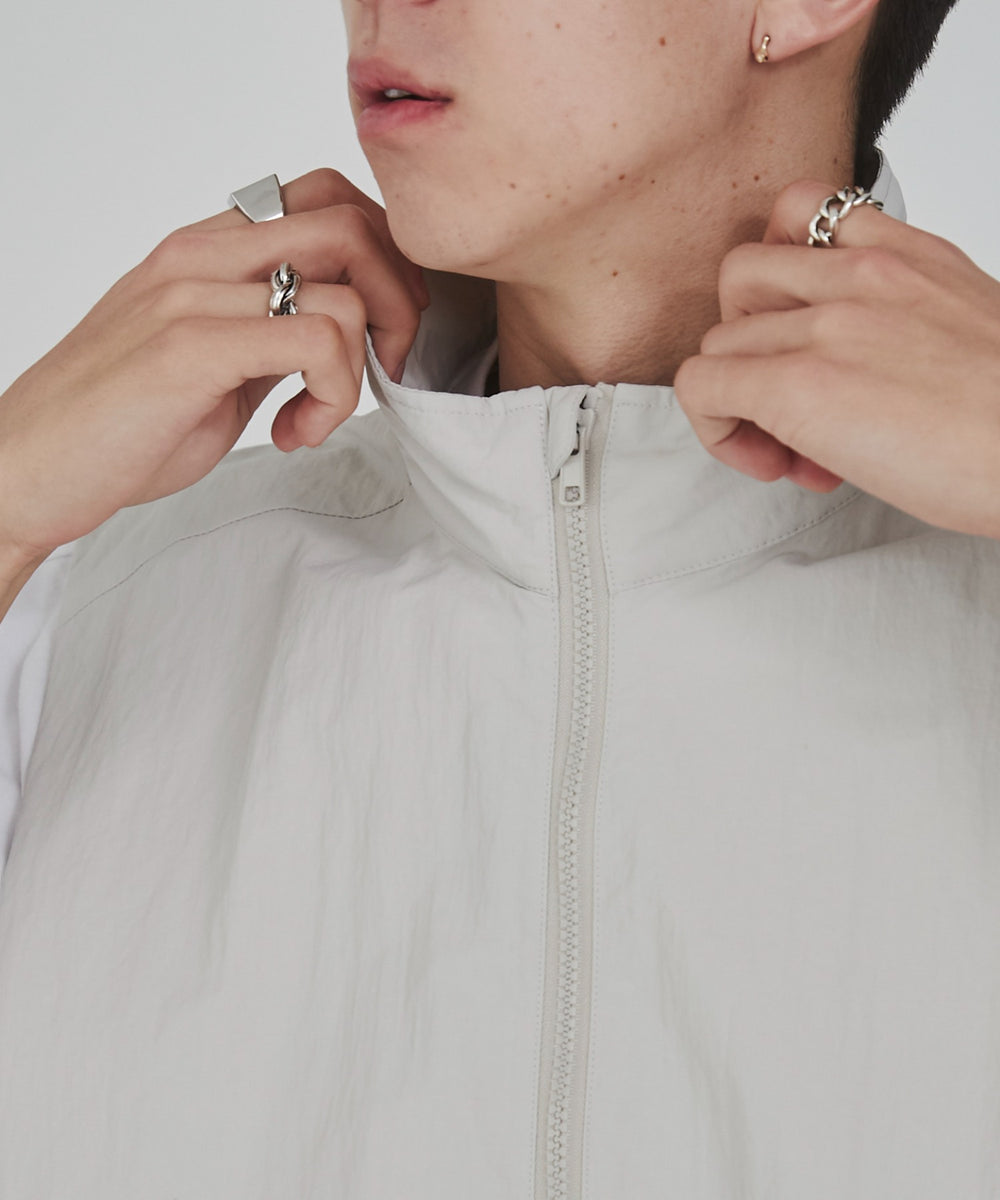 ナイロンベスト