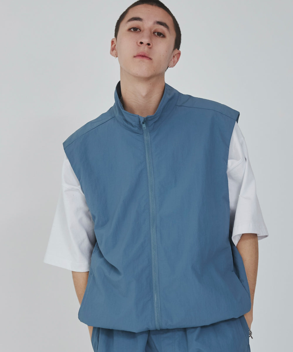 ブルーその他 モデル：176cm L着用