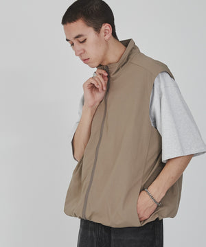 ベージュ モデル：176cm L着用