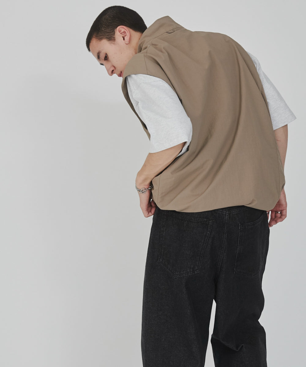 ベージュ モデル：176cm L着用