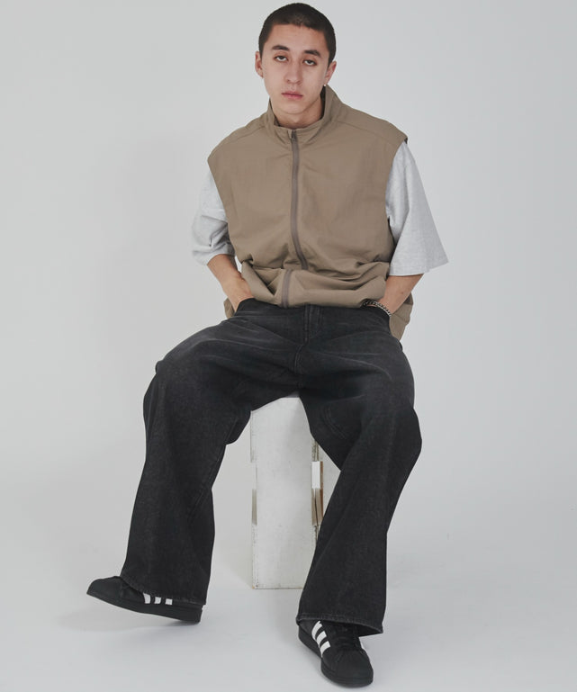 ベージュ モデル：176cm L着用