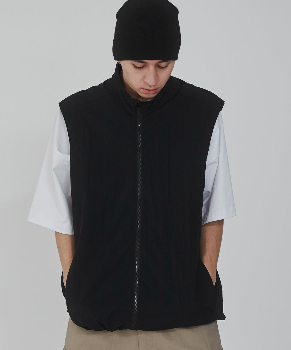 ブラック モデル：176cm L着用