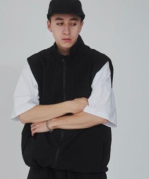 ブラック モデル：176cm L着用