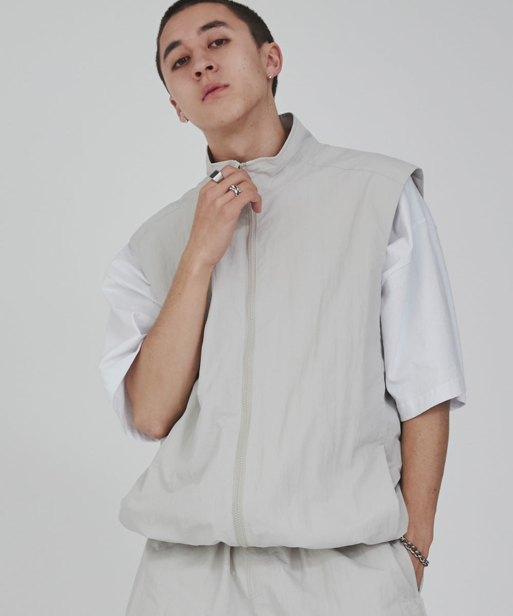 Lグレー モデル：176cm L着用