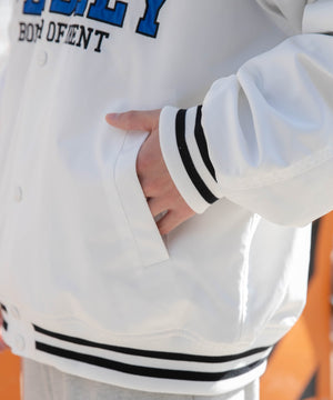 ホワイト モデル：174cm L着用